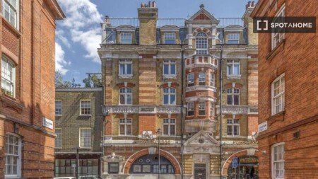 Apartment with air conditioning