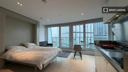 Apartment with air conditioning