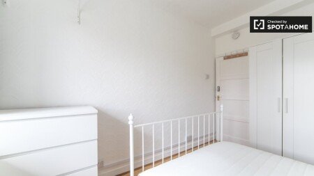 Room 8 guests, with wifi
