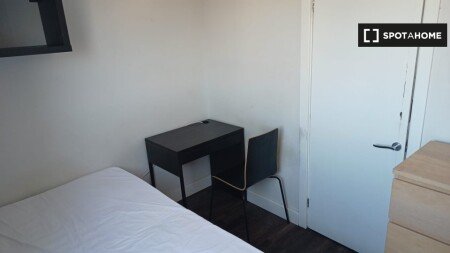 Chambre 8 voyageurs, avec climatisation