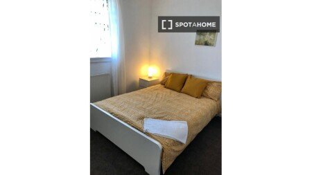 Room 8 guests, with wifi