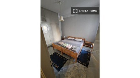 Room 4 guests, with air conditioning