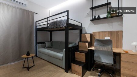 Room 2 guests, with air conditioning