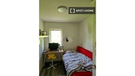 Room 8 guests, with air conditioning