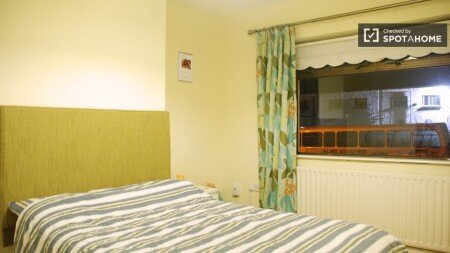 Room 6 guests, with wifi