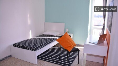 Habitación 14 huéspedes, con aire acondicionado