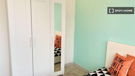 Habitación 14 huéspedes, con aire acondicionado