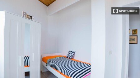 Habitación 14 huéspedes, con aire acondicionado