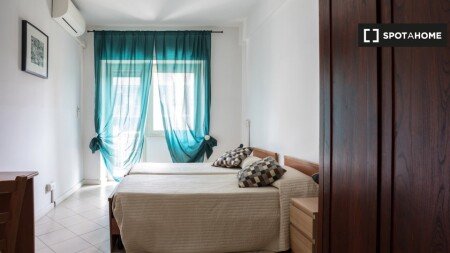 Chambre 12 voyageurs, avec climatisation
