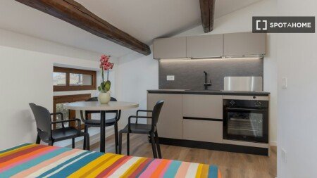 Room 2 guests, with air conditioning
