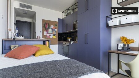 Apartment with air conditioning