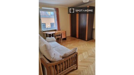 Room 6 guests, with wifi