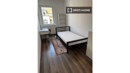 Room 6 guests, with wifi