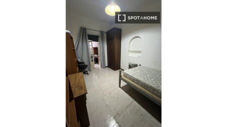 Chambre 4 voyageurs, avec climatisation