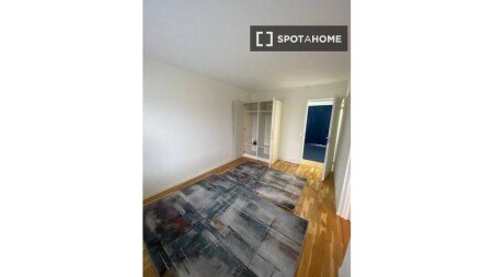 Room 6 guests, with air conditioning