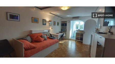 Apartment with air conditioning