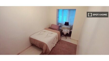 Chambre 4 voyageurs, avec climatisation
