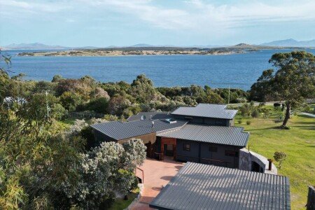 House 3 bedrooms, with garden