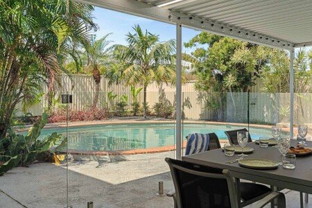 House 4 bedrooms, with pool