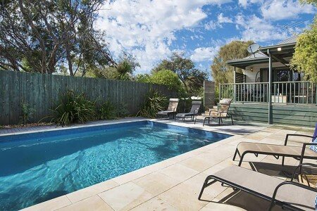 House 4 bedrooms, with pool