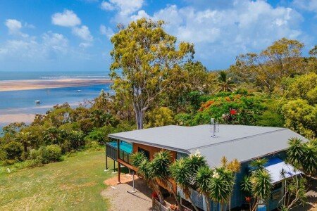 House 3 bedrooms, with pool