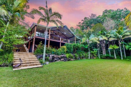 House 4 bedrooms, with pool