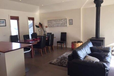 House 3 bedrooms, with fireplace