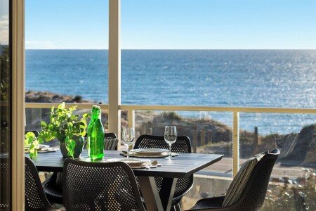 House 4 bedrooms, with pool