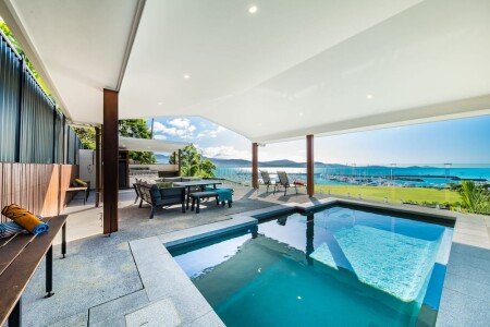 House 4 bedrooms, with pool