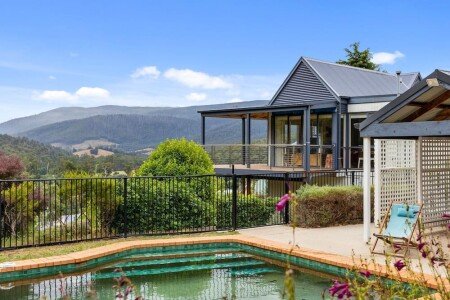 House 3 bedrooms, with pool