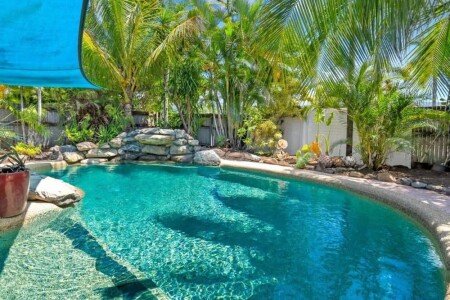 House 3 bedrooms, with pool