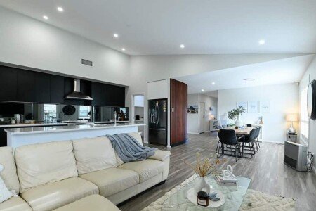 House 4 bedrooms, with pool