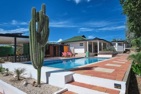 Bed and breakfast 1 bedroom, with pool