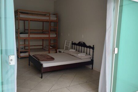 Casa 1 quarto, com jardim