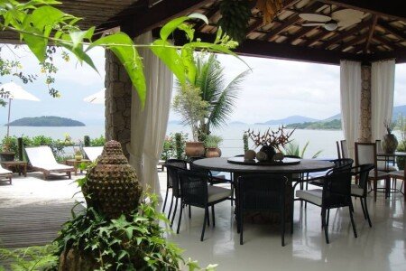 @todoptHouse 5 bedrooms, @todoptwith pool