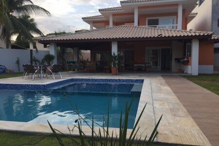 @todoptHouse 8 bedrooms, @todoptwith jacuzzi