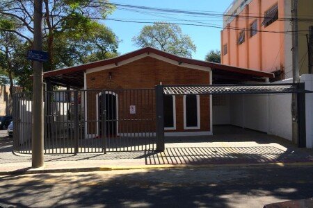 Casa 4 quartos, com ginásio