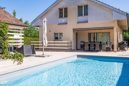 House 4 bedrooms, with pool