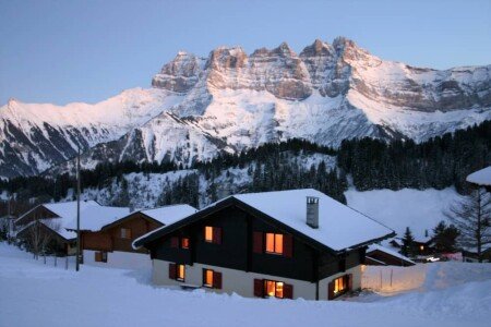 Chalet en bois authentique, 4 chambres, avec jardin