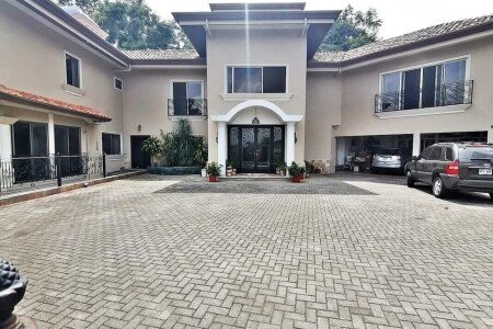 Casa 5 habitaciones, con jardín