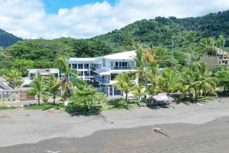 Villa 17 habitaciones, con piscina