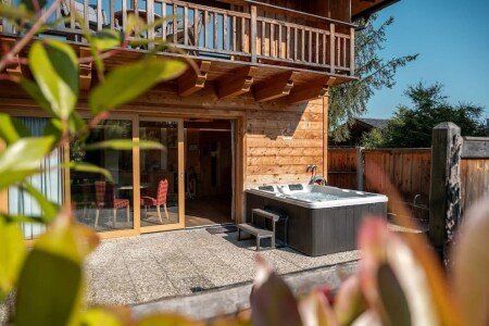 House 1 bedroom, with jacuzzi