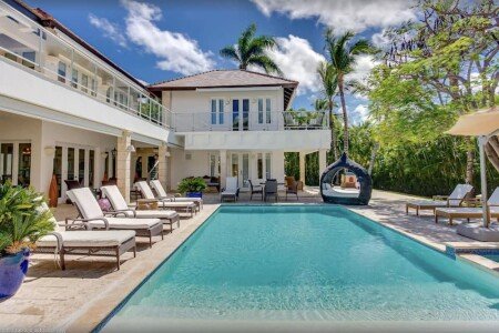 House 8 bedrooms, with jacuzzi