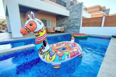 Villa design, 4 chambres, avec piscine