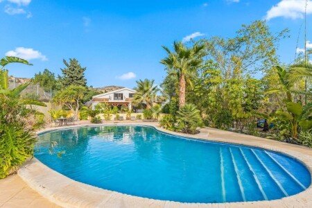 Villa 4 habitaciones, con piscina