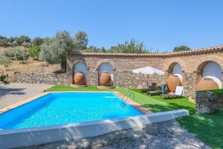 Villa 4 habitaciones, con piscina