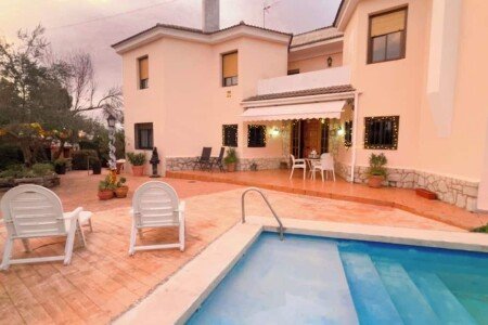 Villa 3 habitaciones, con piscina