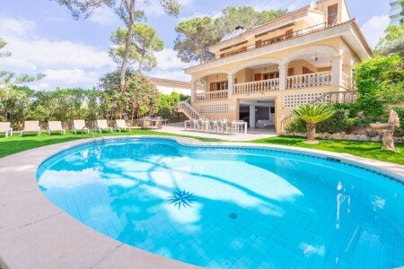 Villa 6 Schlafzimmer, mit Pool