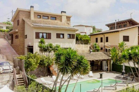 Maison 6 chambres, avec piscine