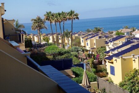 Maison en bois 3 chambres, avec piscine